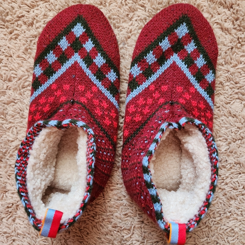 Bombas Sherpa-lined Gripper Slippers NWT